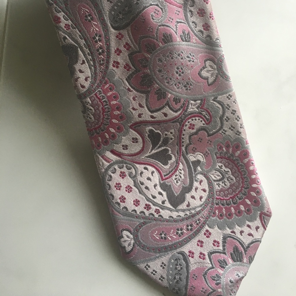 Paisley tie